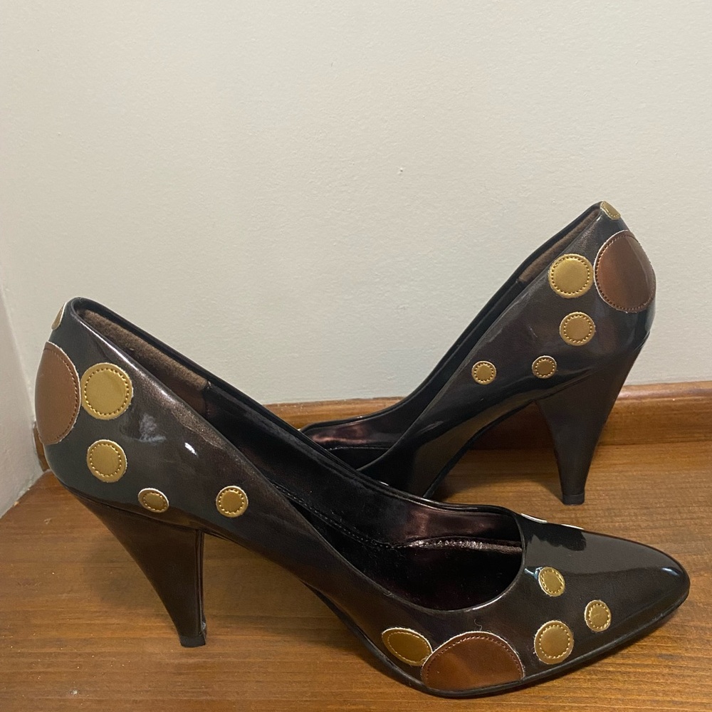 Stylish Black and Gold Women's Heels